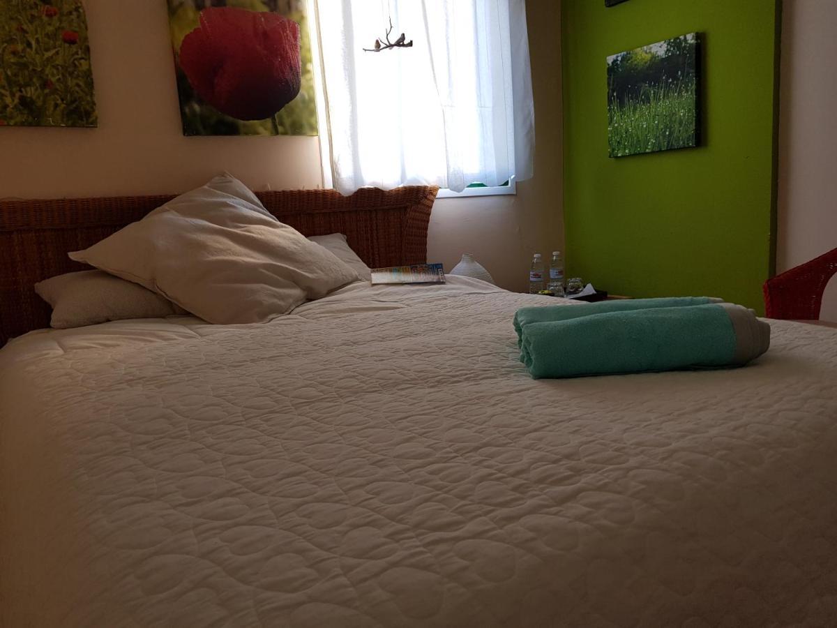 The Poppies Guest House - 100M Ocean - Private Spaces กันเดลาเรีย ภายนอก รูปภาพ
